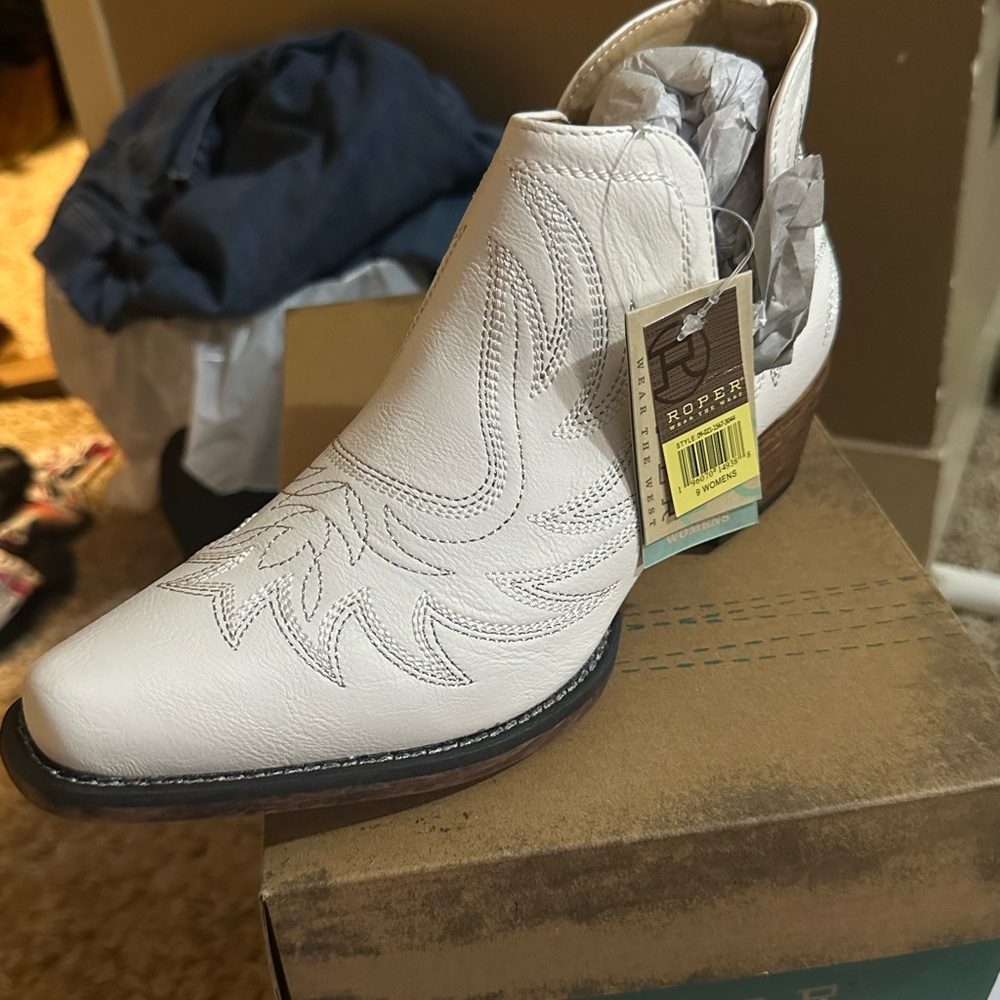 Roper booties new never used